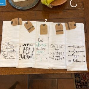 NWT 5 Kitchen Towels from FillURBasket Home Collection